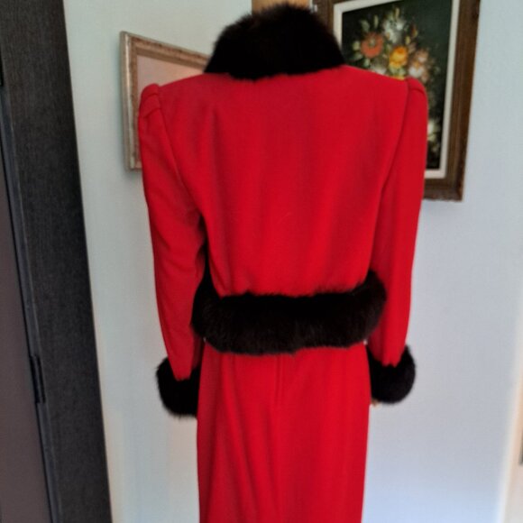 Nolan Miller Elegant Core Red Wool Suit - Black Fox Cuffs &Collar - Size 8 VTG - Picture 6 of 9